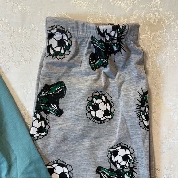 Kids Dinosaur Pajama Set Soccer Dino Print Green & Gray Size 6Y - Picture 4 of 7